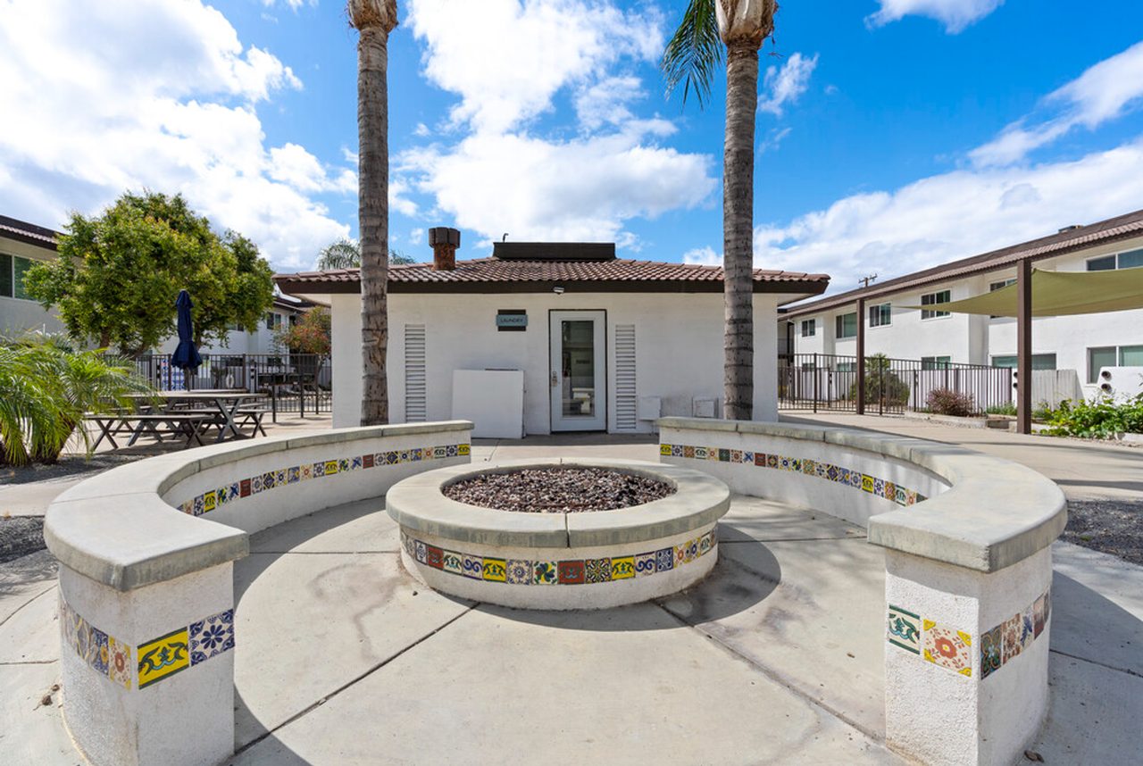 University Riverside Gardens - Photo 3 of 50