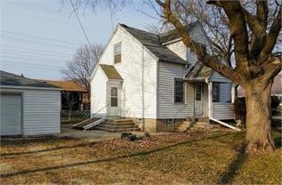 8900 W Plainfield Ave - Photo 1 of 1