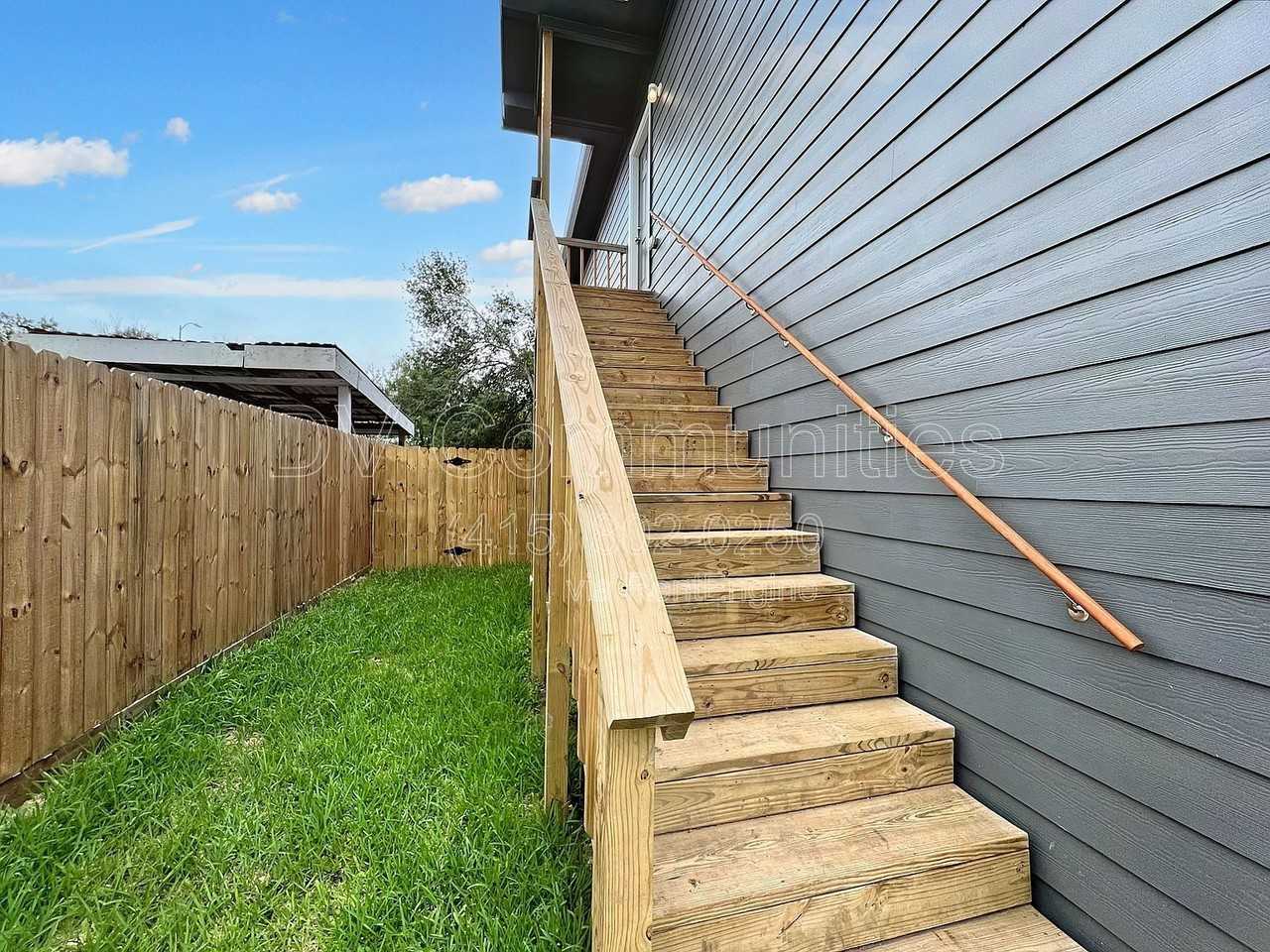 906 Boyd Ct #B - Photo 2 of 16