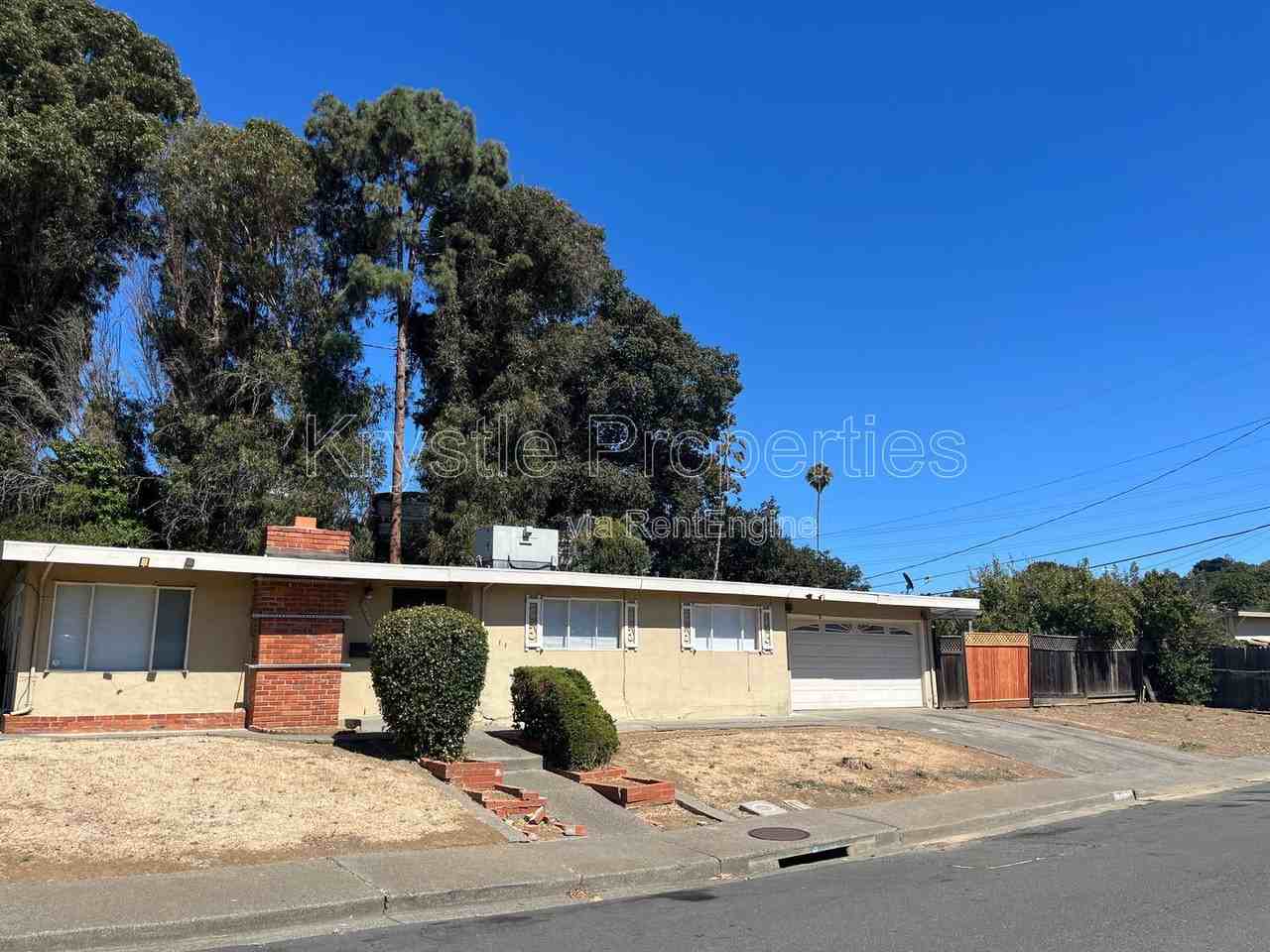 1114 Coronel Ave