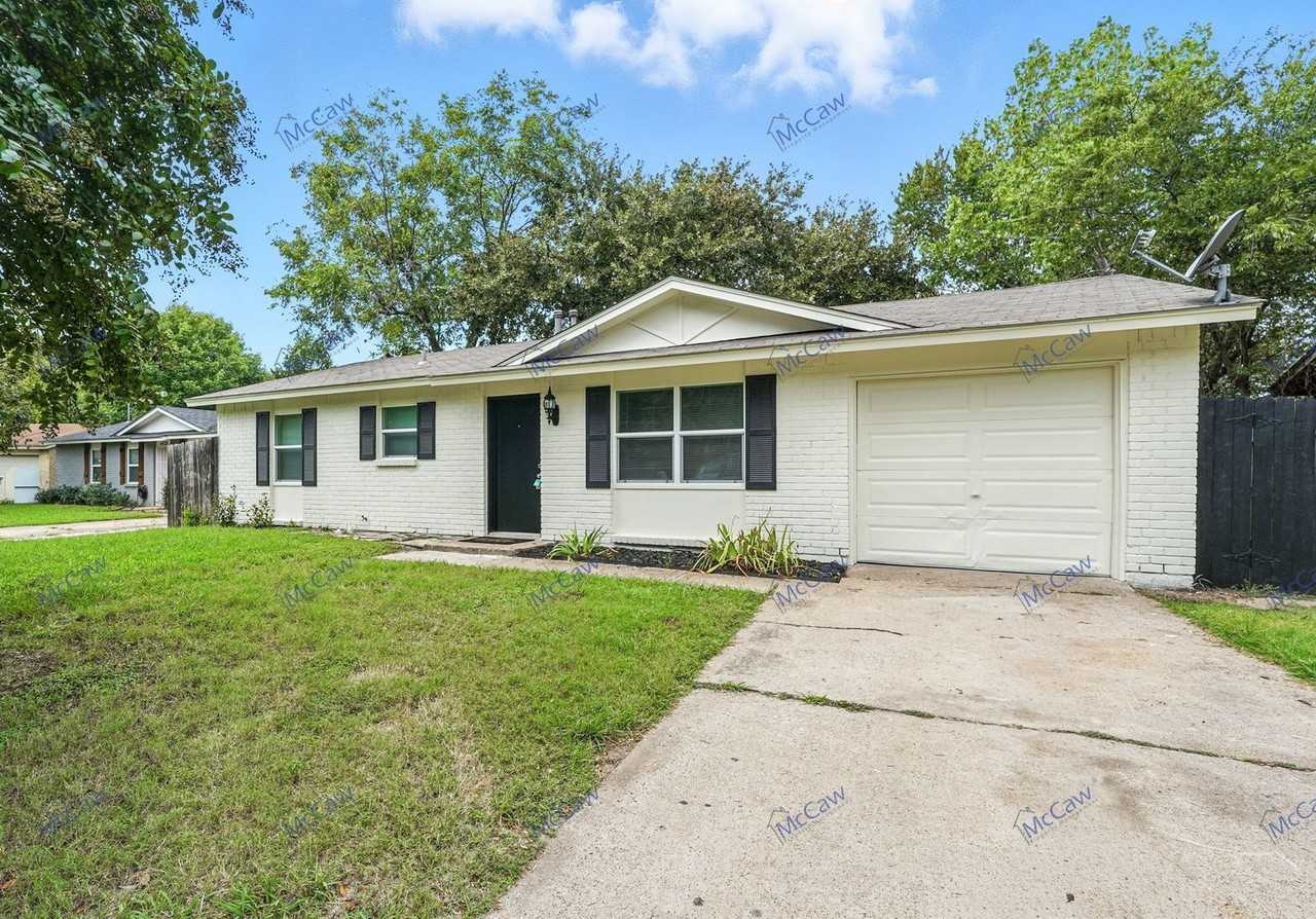 4425 Central Ln - Photo 2 of 25