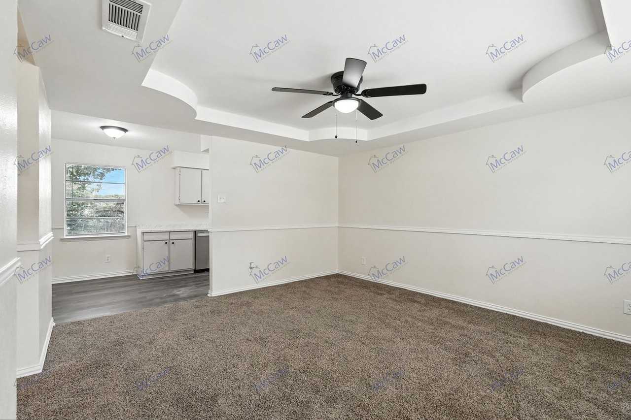 4425 Central Ln - Photo 4 of 25