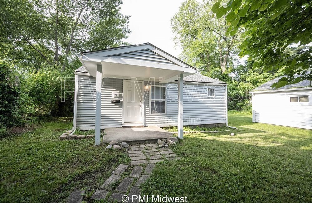 1519 E Mills Ave - Photo 2 of 26