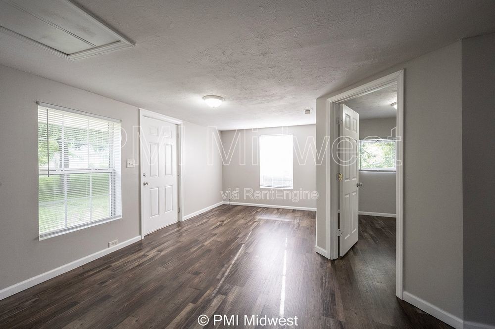1519 E Mills Ave - Photo 4 of 26