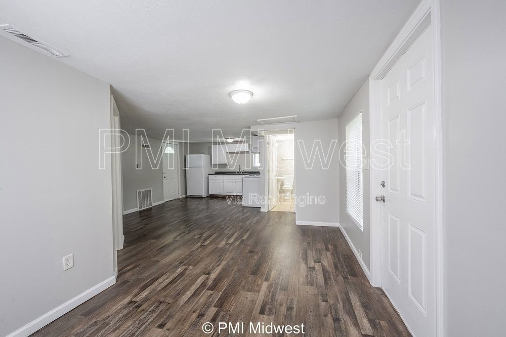 1519 E Mills Ave - Photo 5 of 26