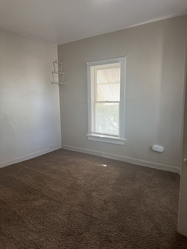 3051 Southeast #UP - Photo 7 of 13