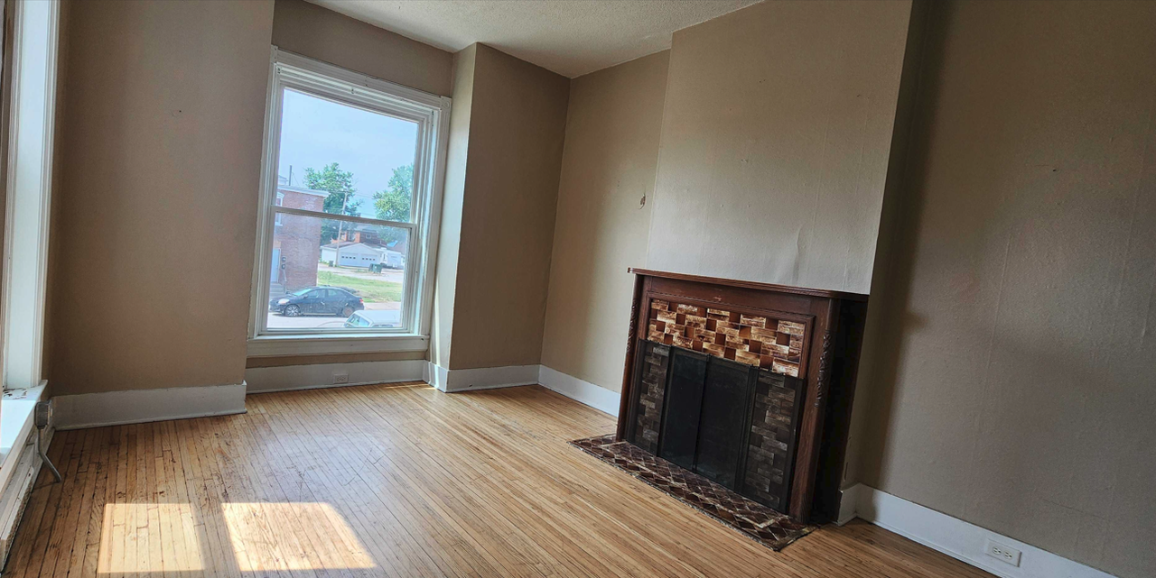 517 517/519 Avenue G - Photo 7 of 14