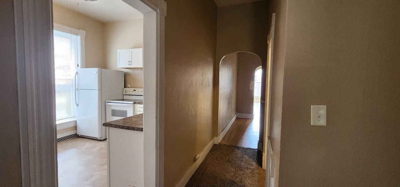 517 517/519 Avenue G - Photo 4 of 14