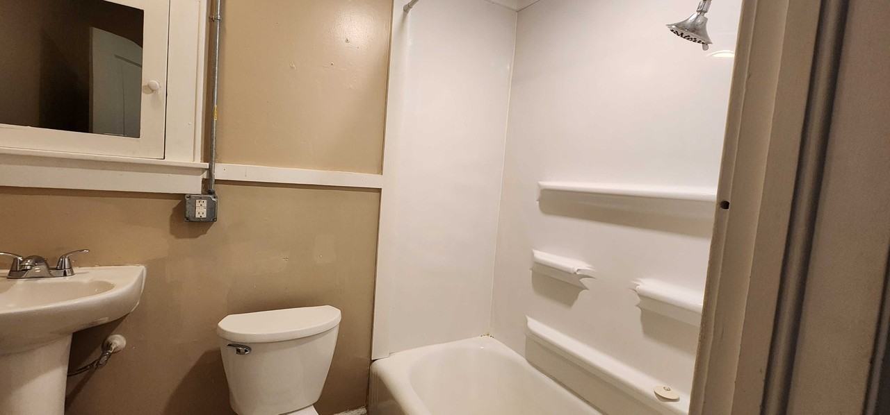 517 517/519 Avenue G - Photo 5 of 14