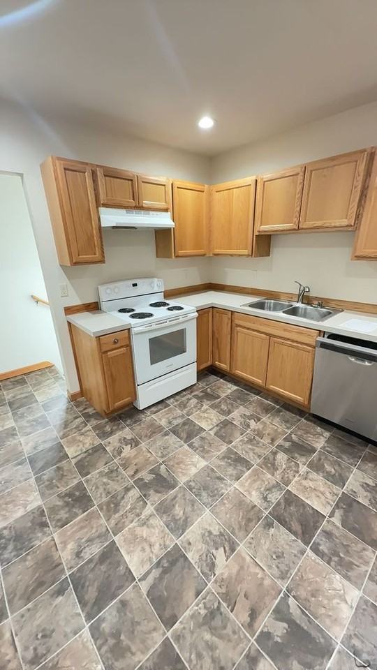 711 E Laurel St - Photo 3 of 15