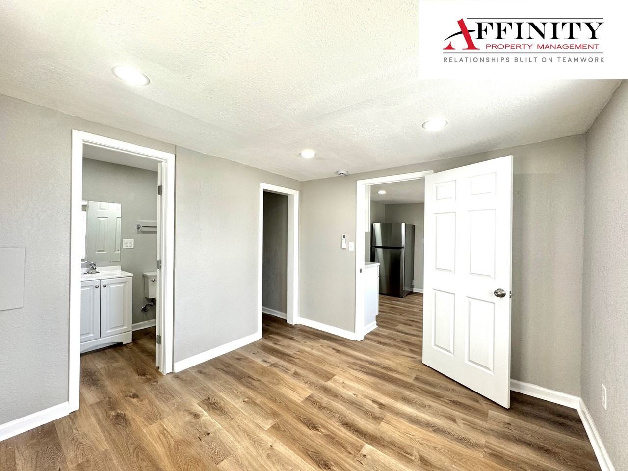 315 E 21st Ave #B - Photo 5 of 7