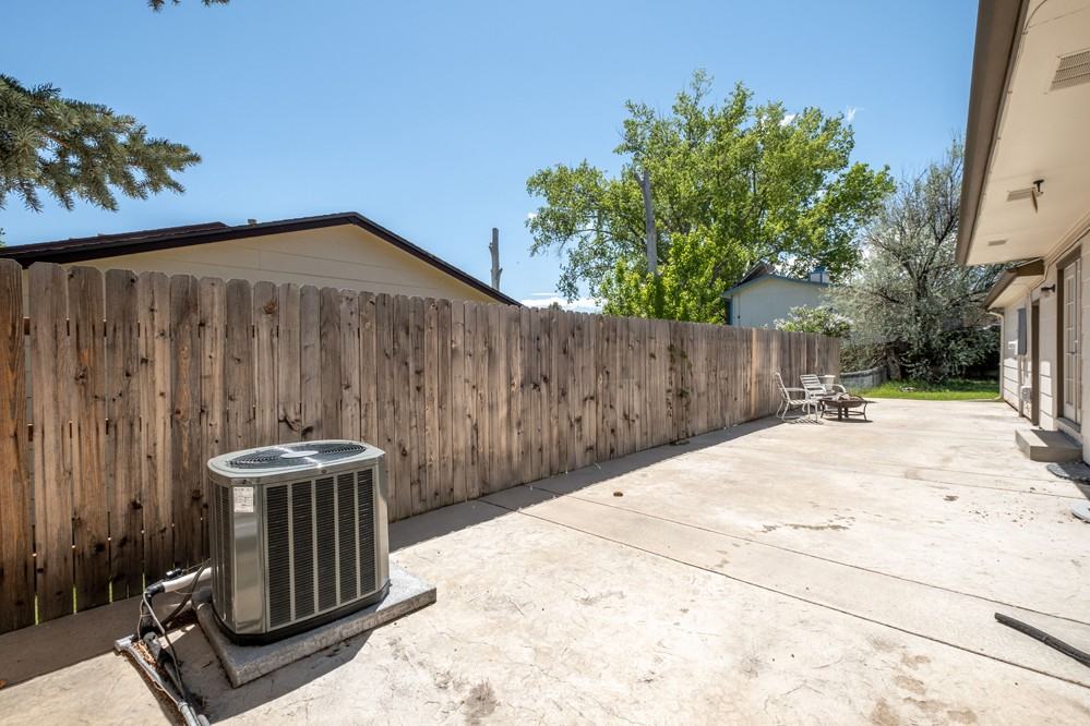 1599 Cedar St - Photo 2 of 31