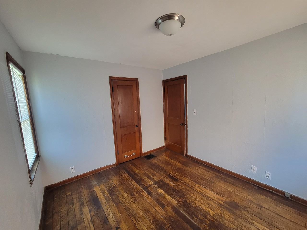 345 E Bruce Ave #1 - Photo 6 of 23