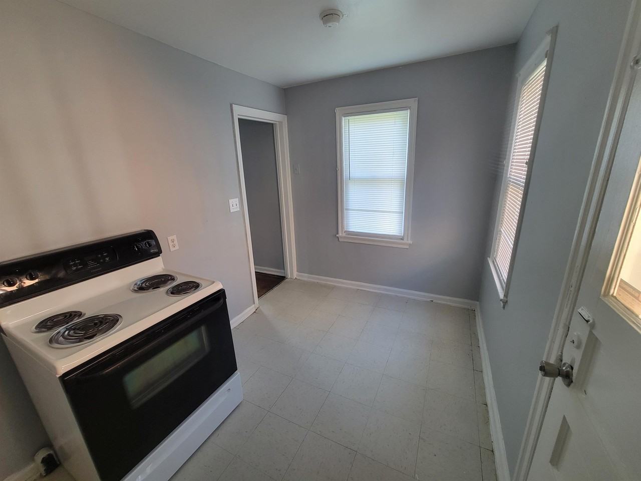 345 E Bruce Ave #1 - Photo 7 of 23