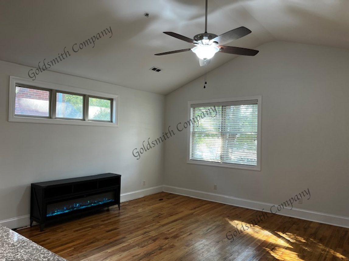 9 Harris St Unit B - Photo 5 of 10