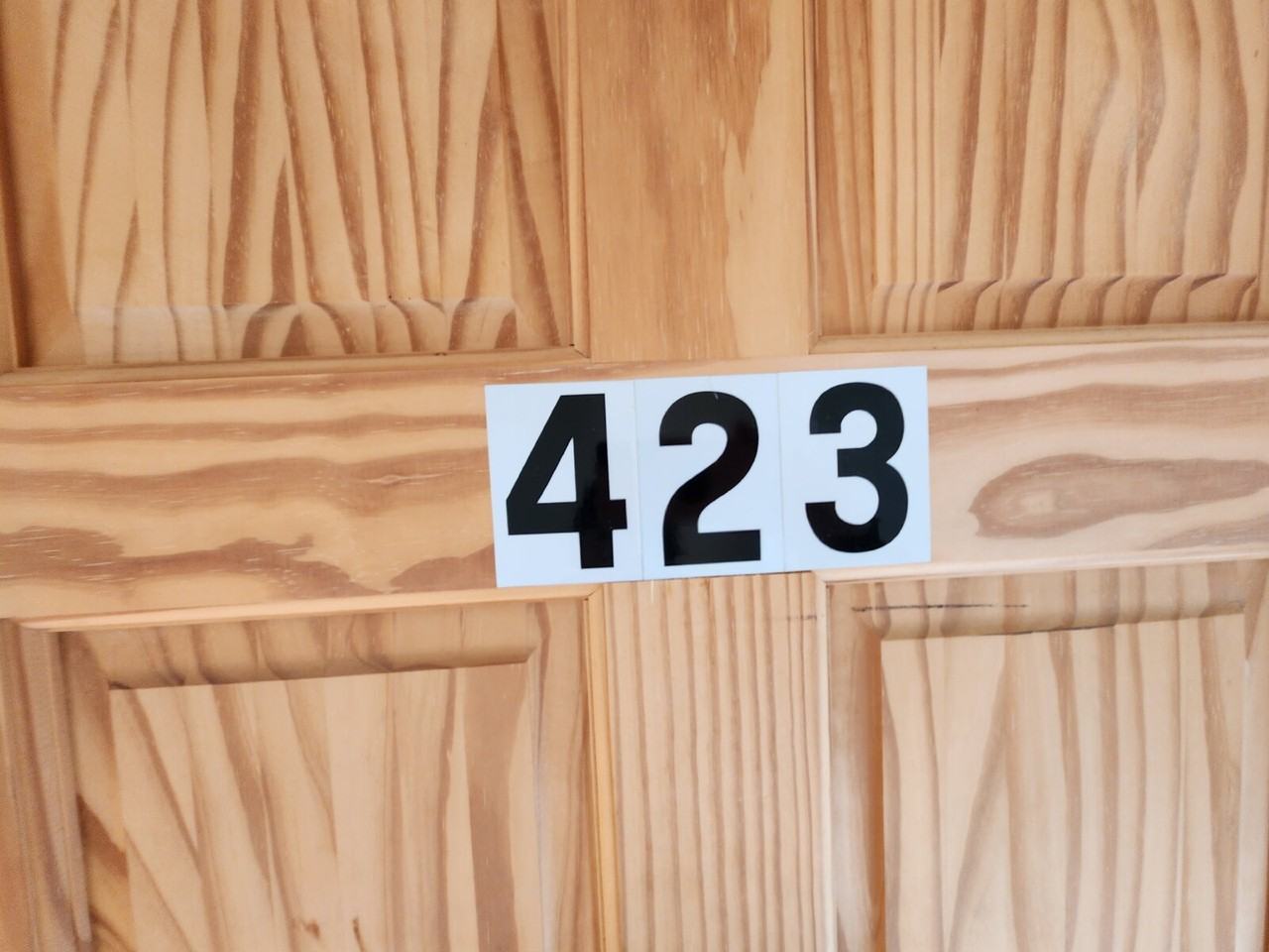 423 S Railroad St - Photo 3 of 12