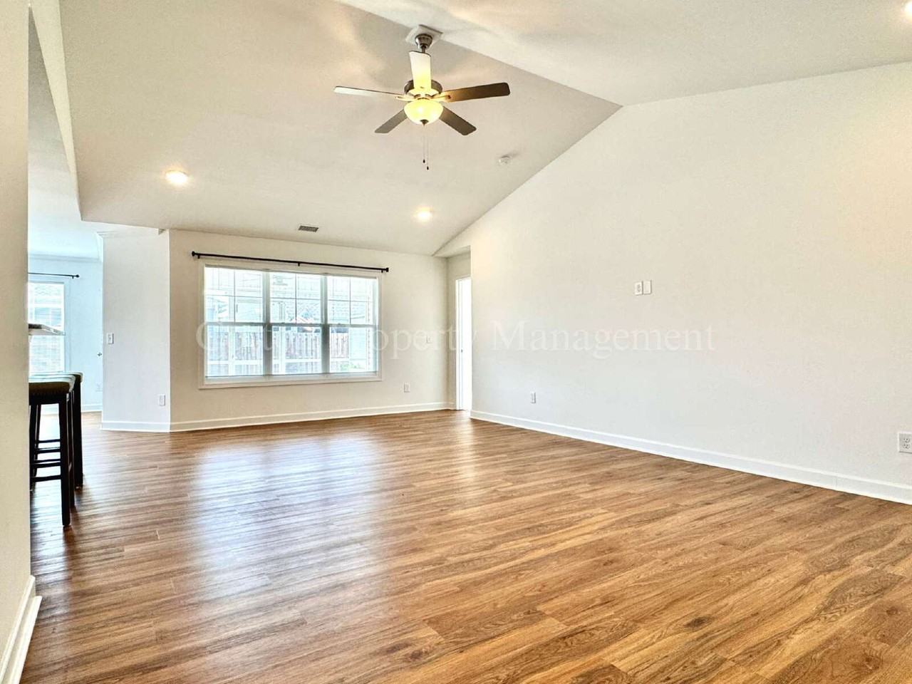 5283 Vespar Ct - Photo 7 of 50