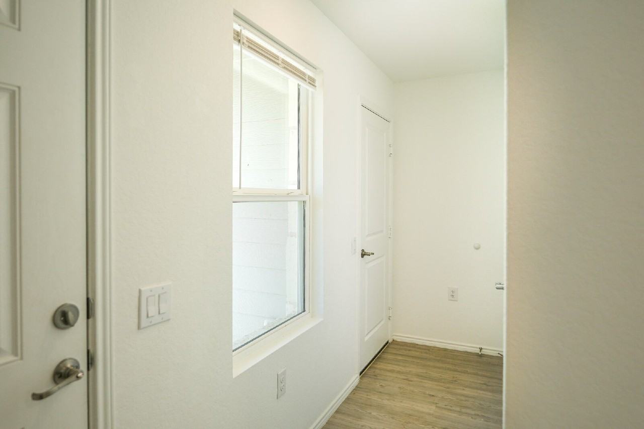 10022 Kersey Mill - Photo 4 of 21