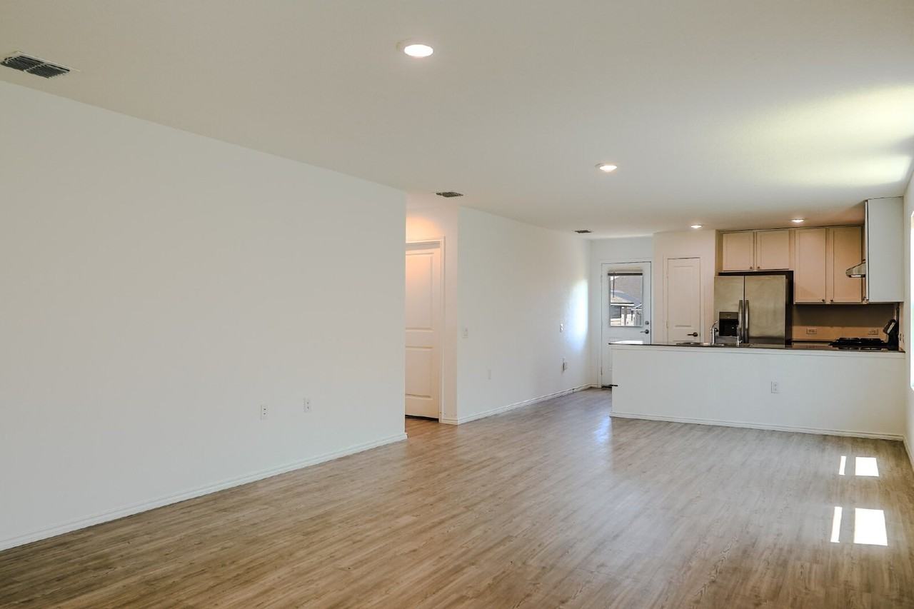 10022 Kersey Mill - Photo 7 of 21