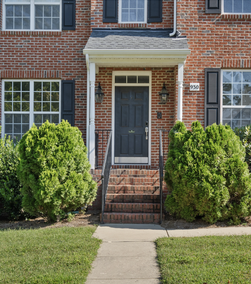 930 Pristine Ln - Photo 3 of 48