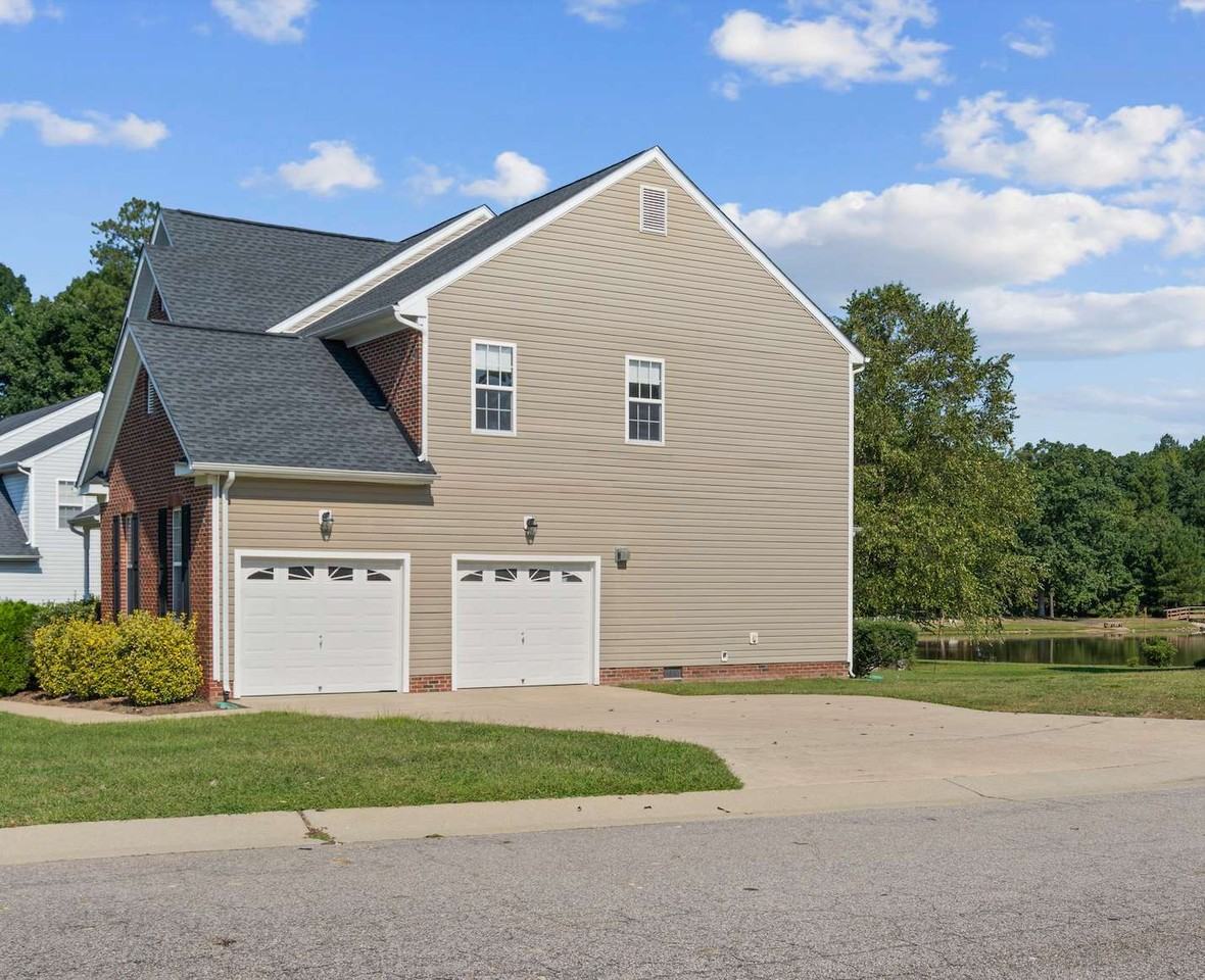 930 Pristine Ln - Photo 4 of 48