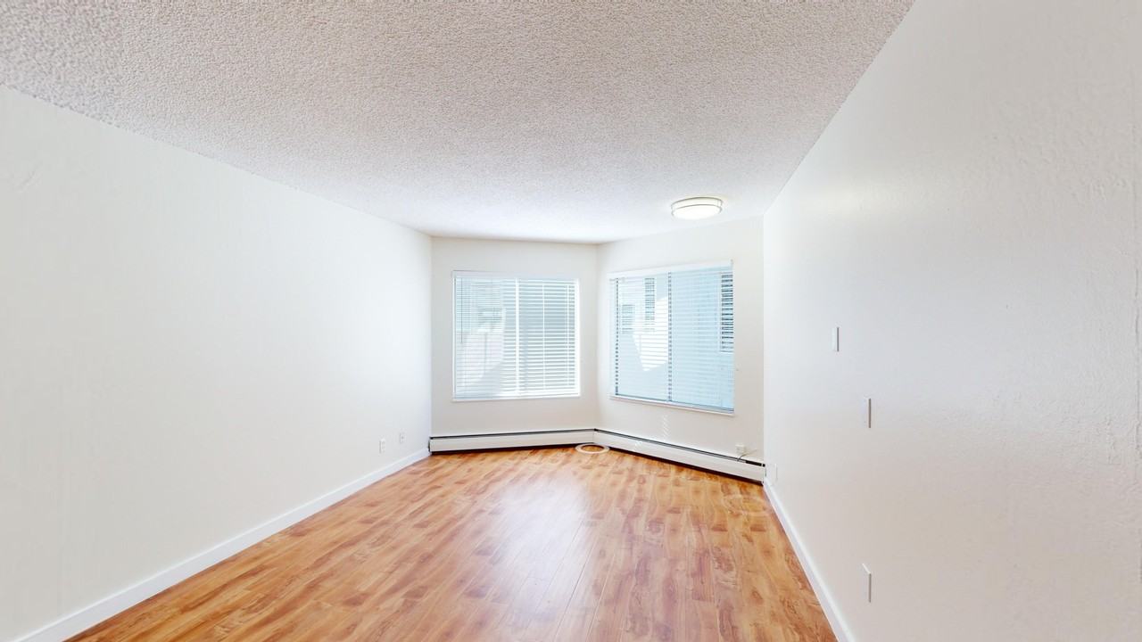 755 Green Street - Photo 3 of 32