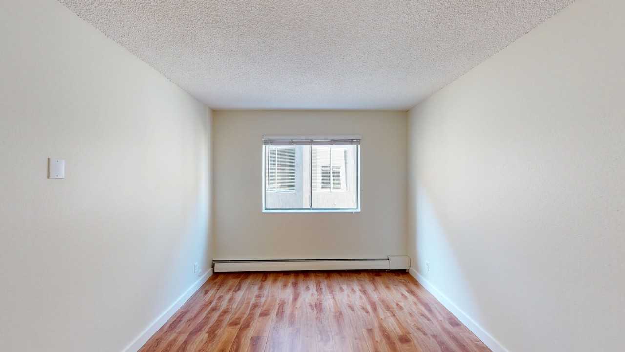 755 Green Street - Photo 4 of 32