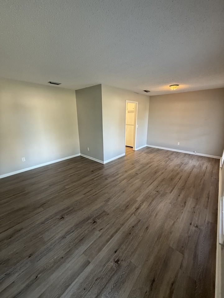 164 Periwinkle Ln - Photo 2 of 14