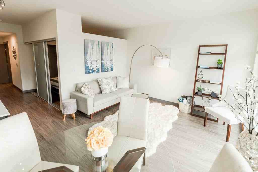 Icon Apartments - Photo 4 of 25