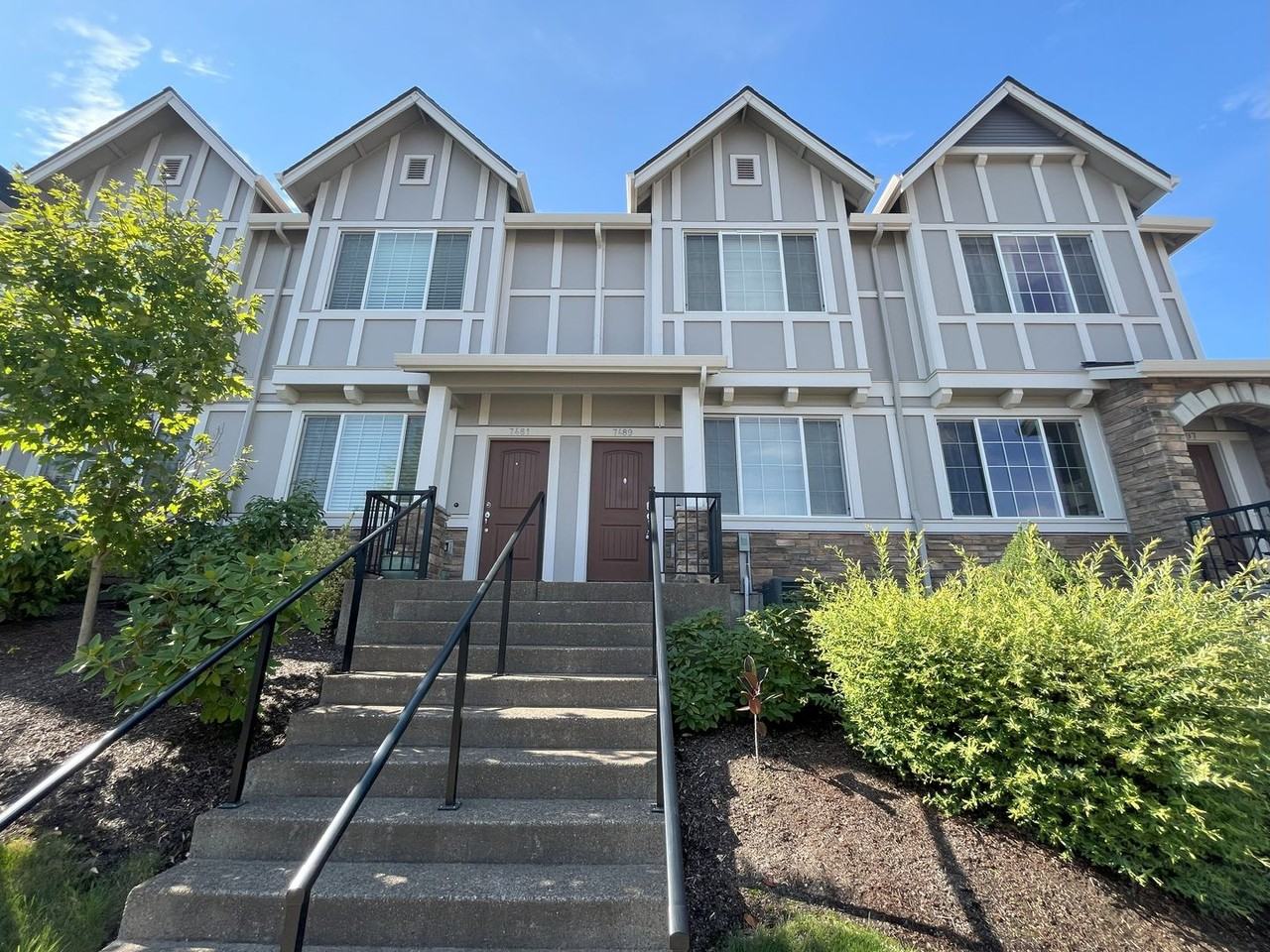 7489 Nw Eleanor Ave - Photo 2 of 39