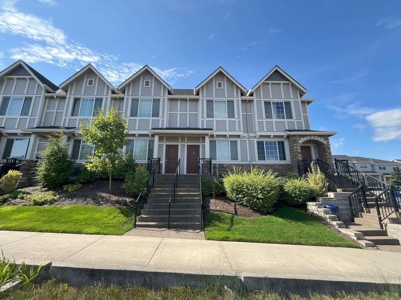 7489 Nw Eleanor Ave - Photo 3 of 39