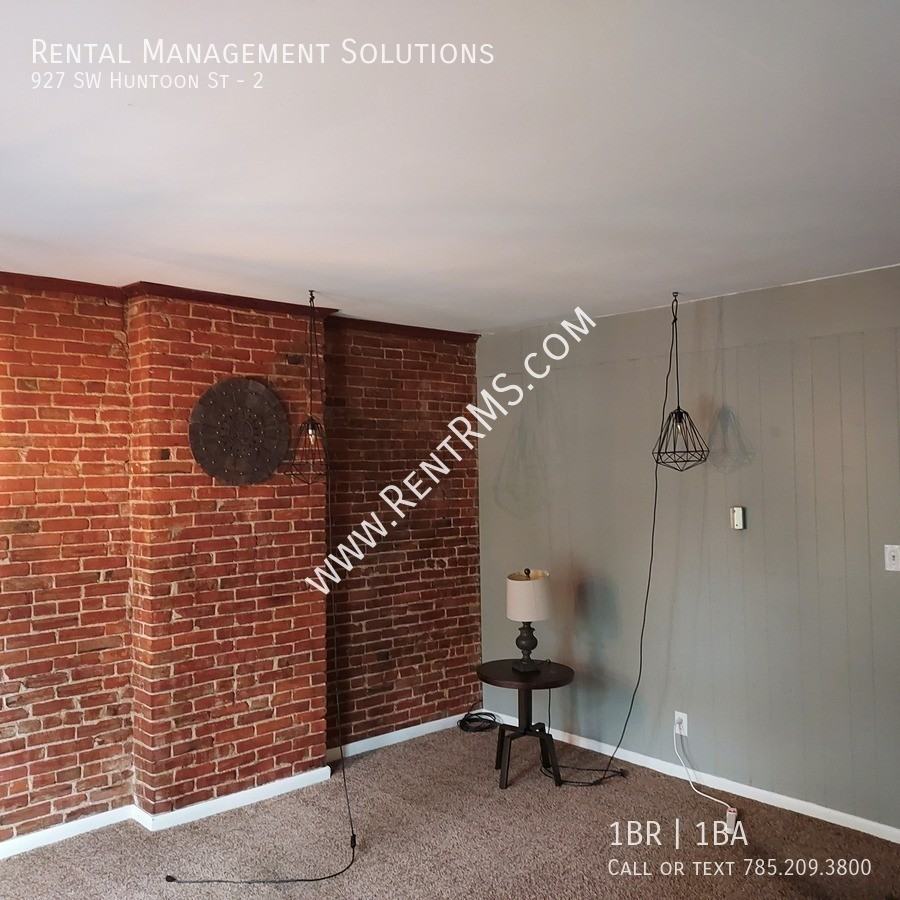 927 Southwest Huntoon Street #2 - Photo 3 of 15