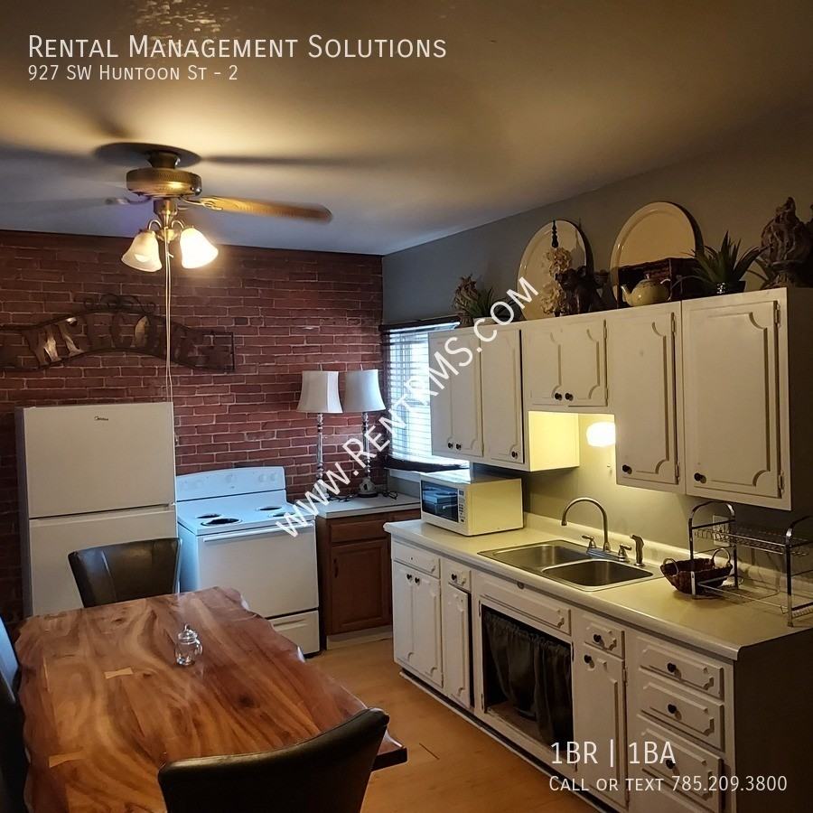 927 Southwest Huntoon Street #2 - Photo 5 of 15