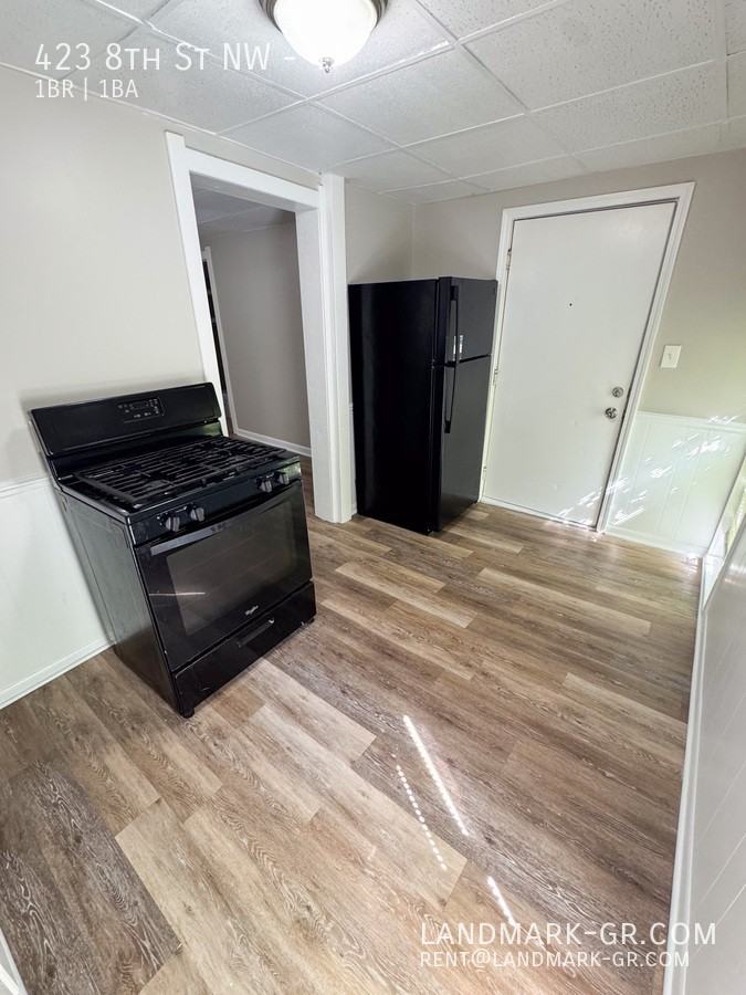 423 8th St Nw #4 - Photo 3 of 20