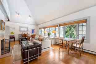 4 Pheasant Ln - Photo 1 of 1