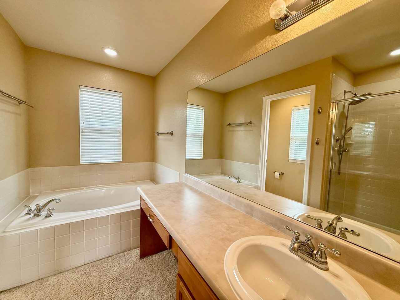 2512 Sierra Springs Dr - Photo 4 of 16