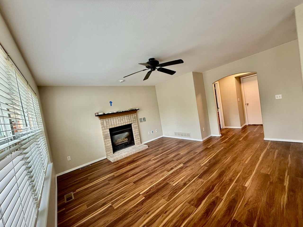 6860 Mcewan St - Photo 5 of 22