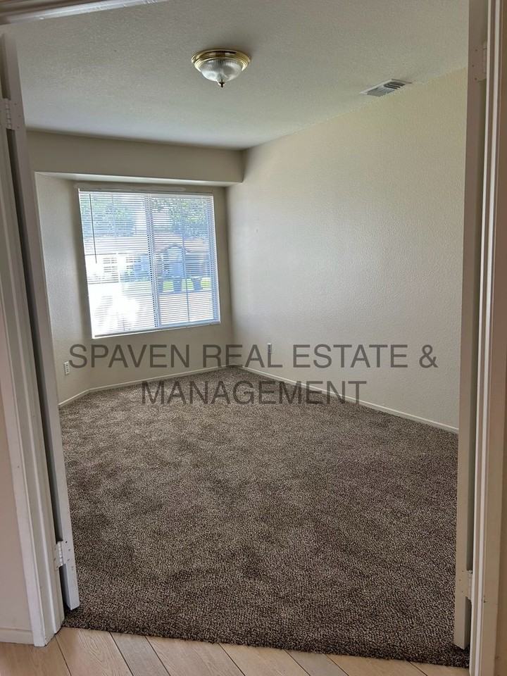 1368 Cherie Ct - Photo 6 of 14