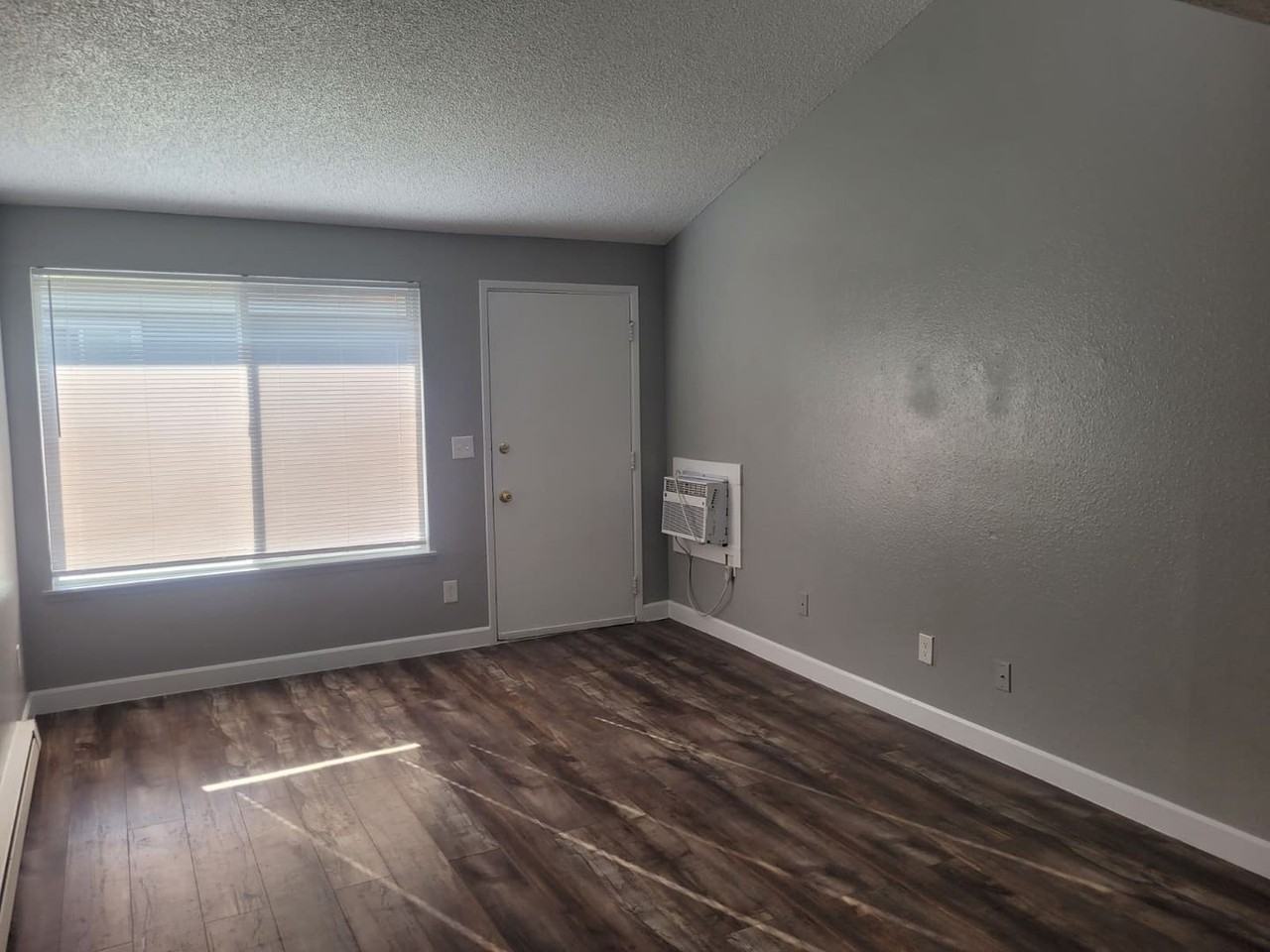 Central Park Apartments - Photo 7 of 26