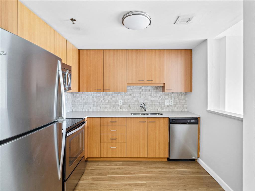 91 Sidney - Photo 4 of 42