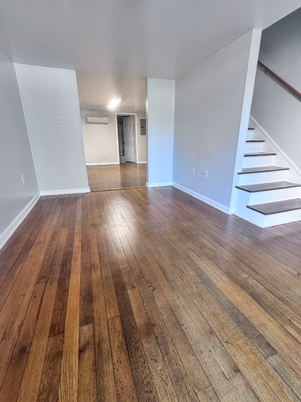 222 Dingledine St - Photo 3 of 14