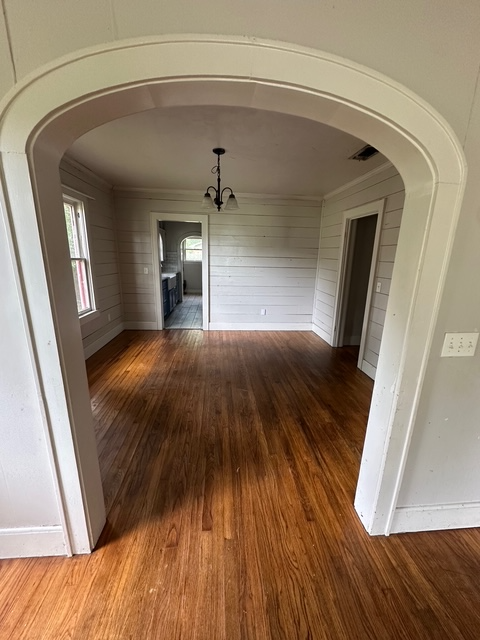 620 Mary St - Photo 3 of 15