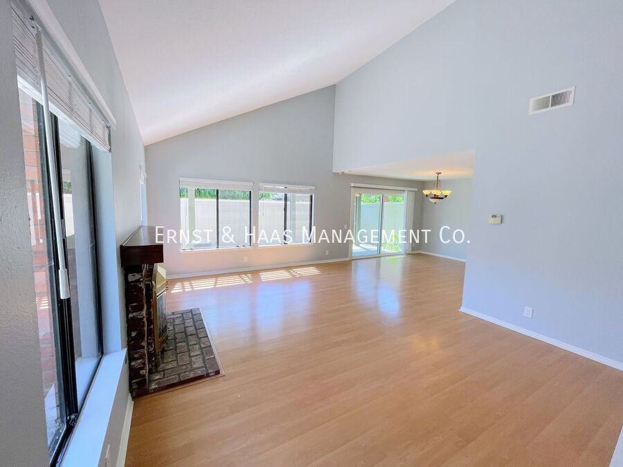 18176 Rustic Ct - Photo 3 of 24