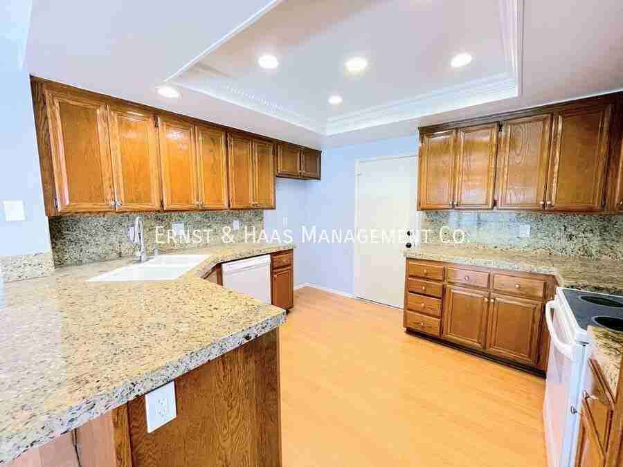 18176 Rustic Ct - Photo 7 of 24