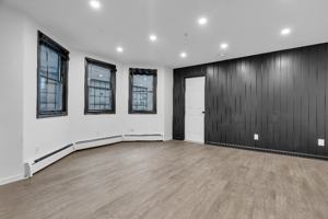 featured image of 32 Cargill St #4