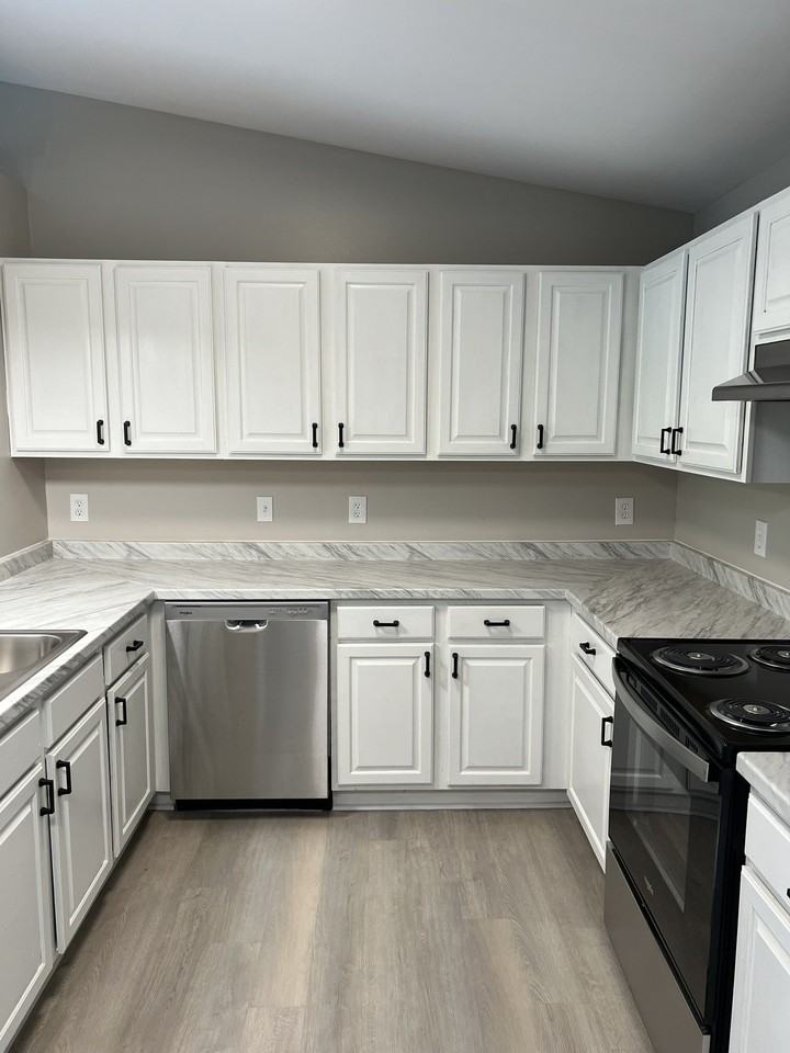 Biscayne Apartments - Photo 2 of 16