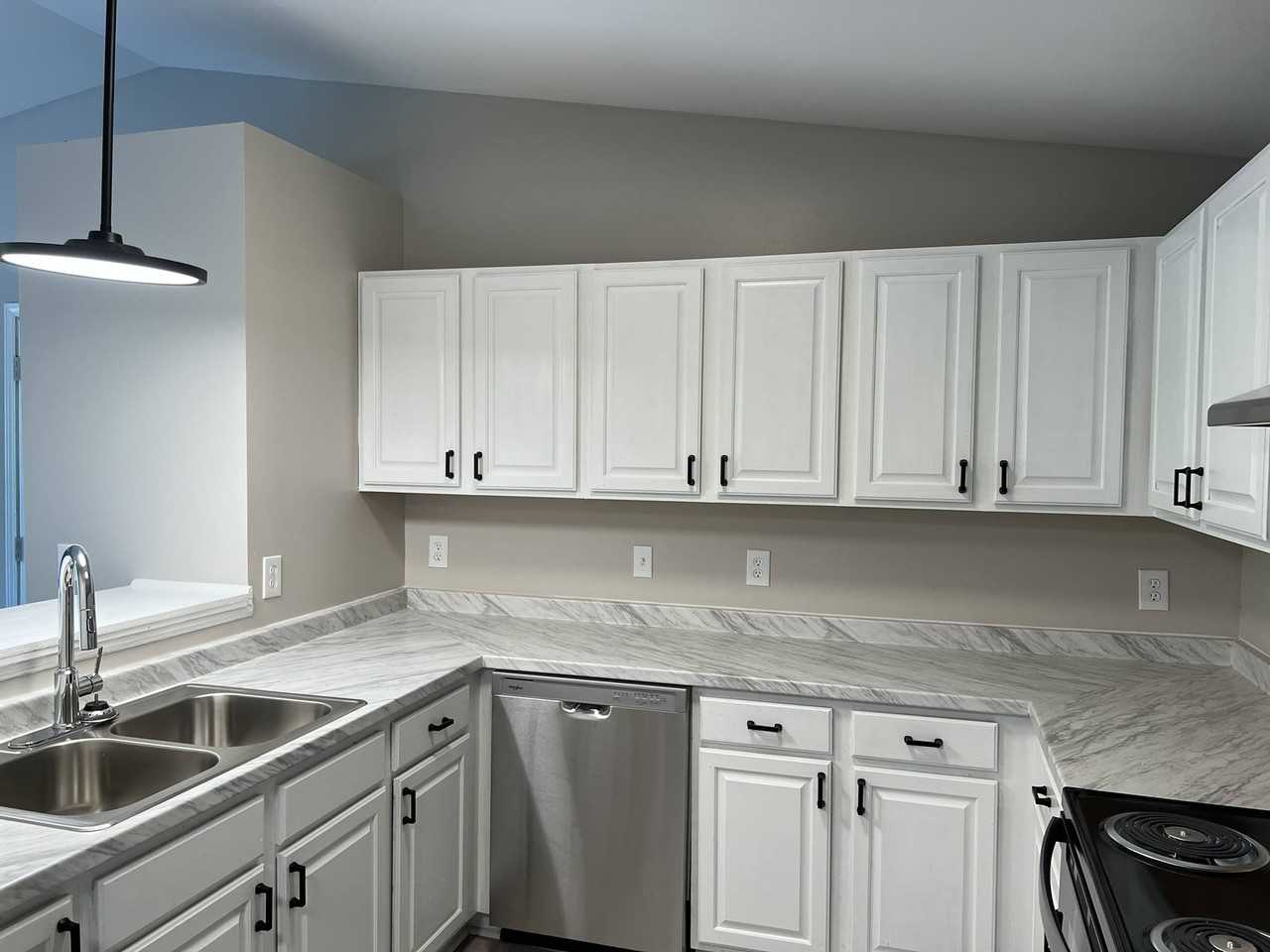 Biscayne Apartments - Photo 3 of 16