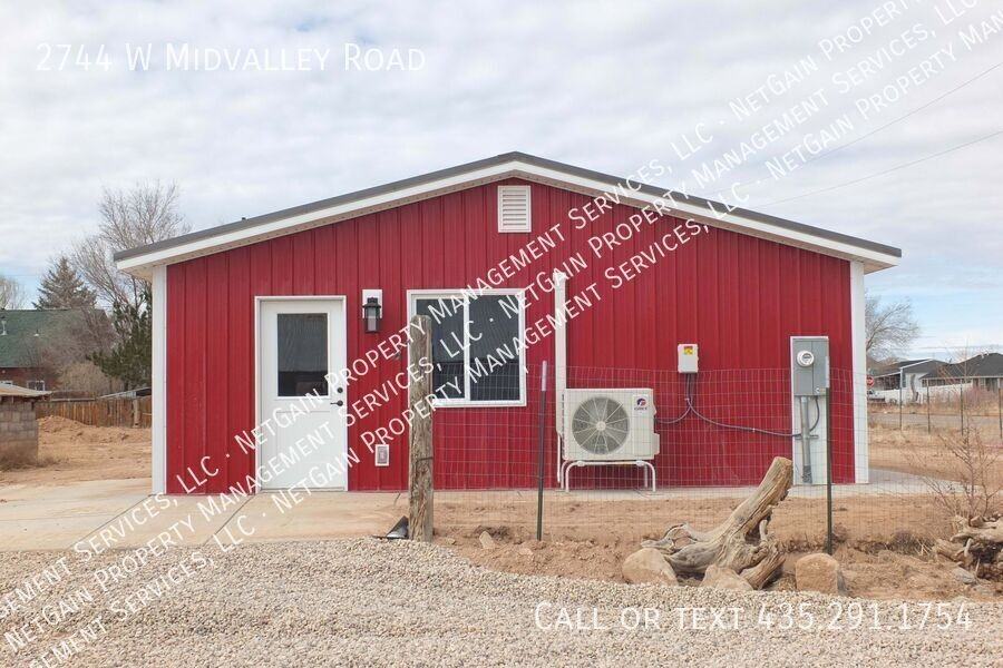 2744 W Midvalley Rd - Photo 2 of 13