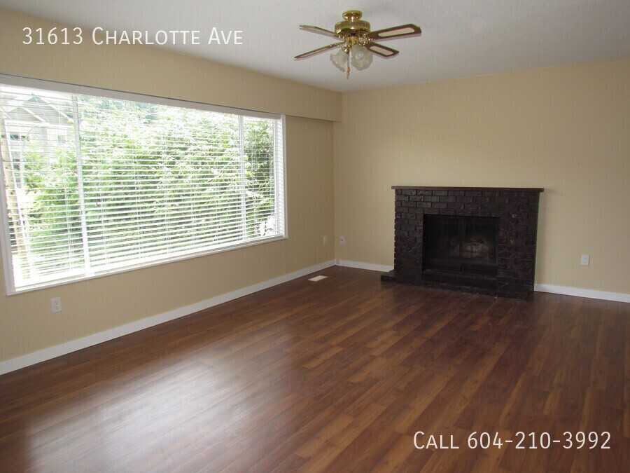 31613 Charlotte Ave - Photo 2 of 19