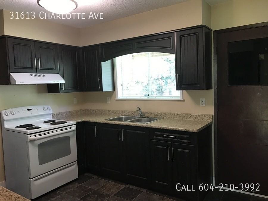 31613 Charlotte Ave - Photo 6 of 19